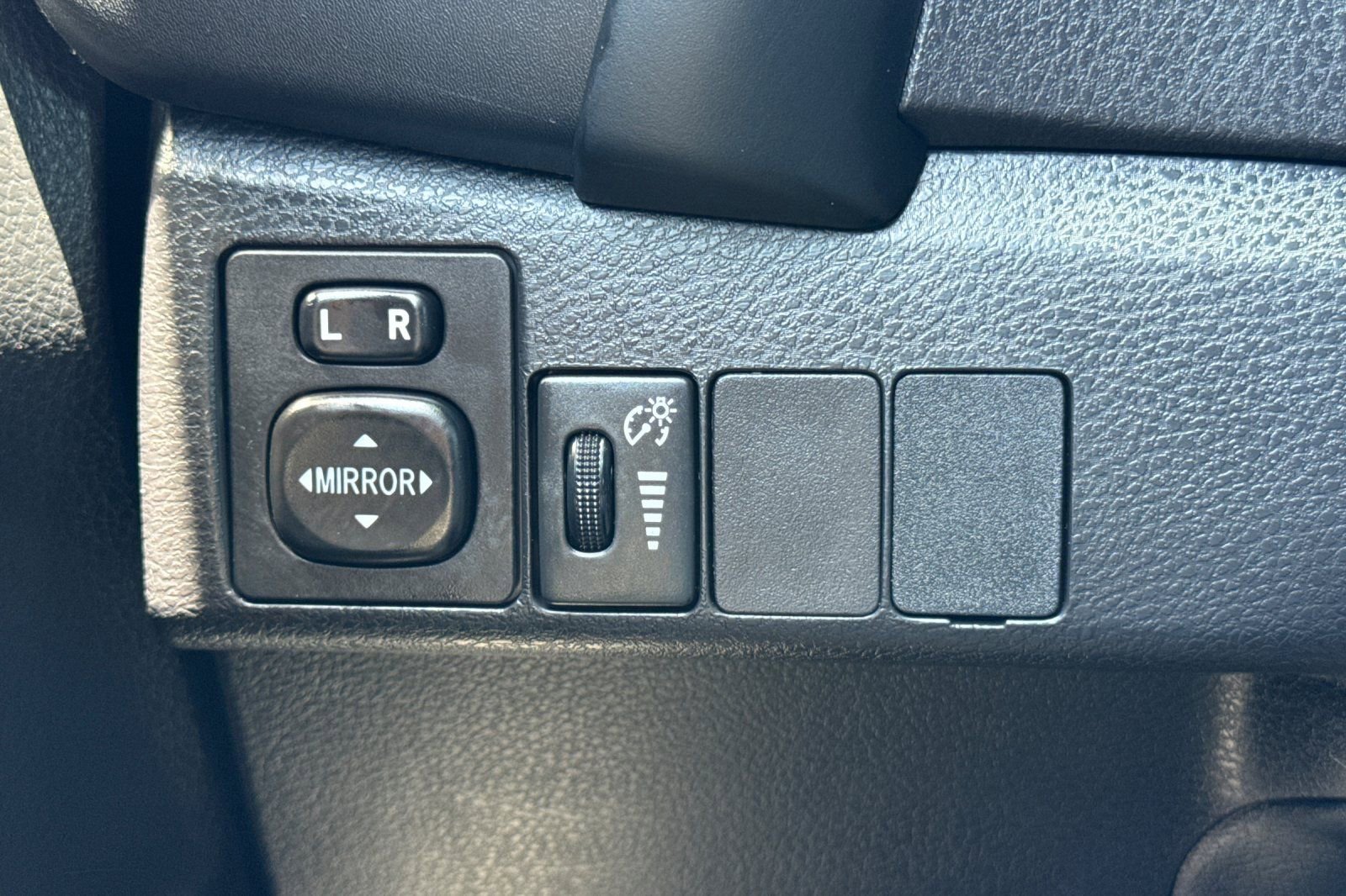 Used 2018 Toyota Corolla SE FWD image 26