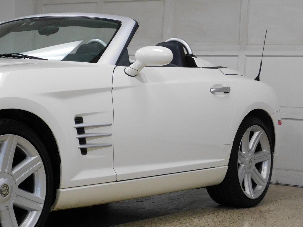 Used 2005 Chrysler Crossfire Limited RWD image 34