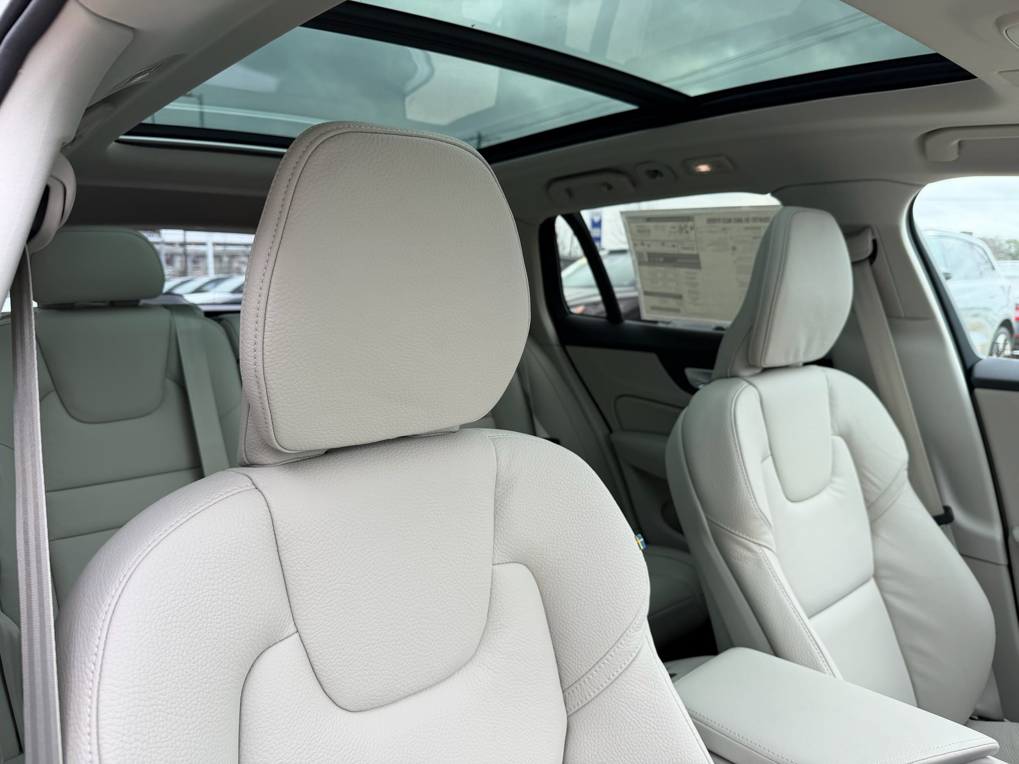 New 2026 Volvo V60 B5 Cross Country Plus w/ Protection Package Premier AWD/4WD image 9