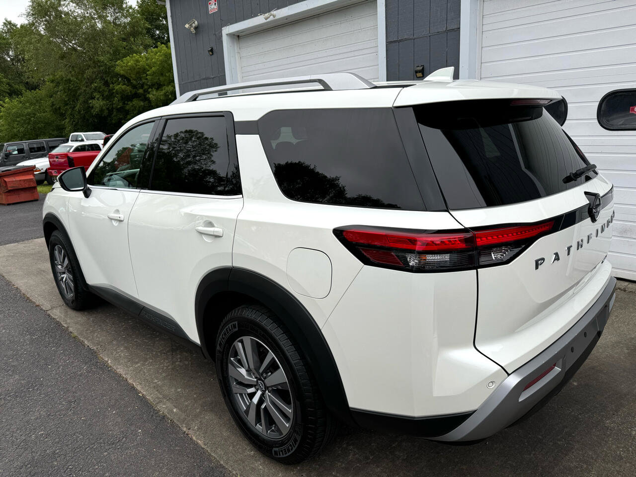 Used 2022 Nissan Pathfinder SL image 6