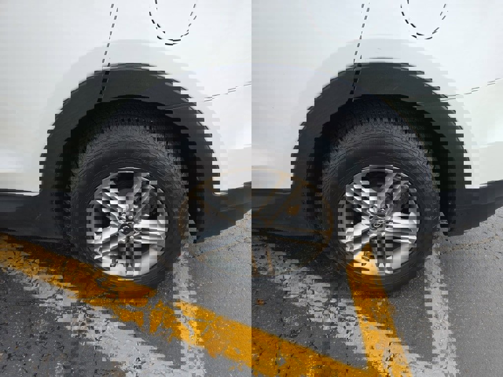 Used 2017 Hyundai Santa Fe Sport image 11