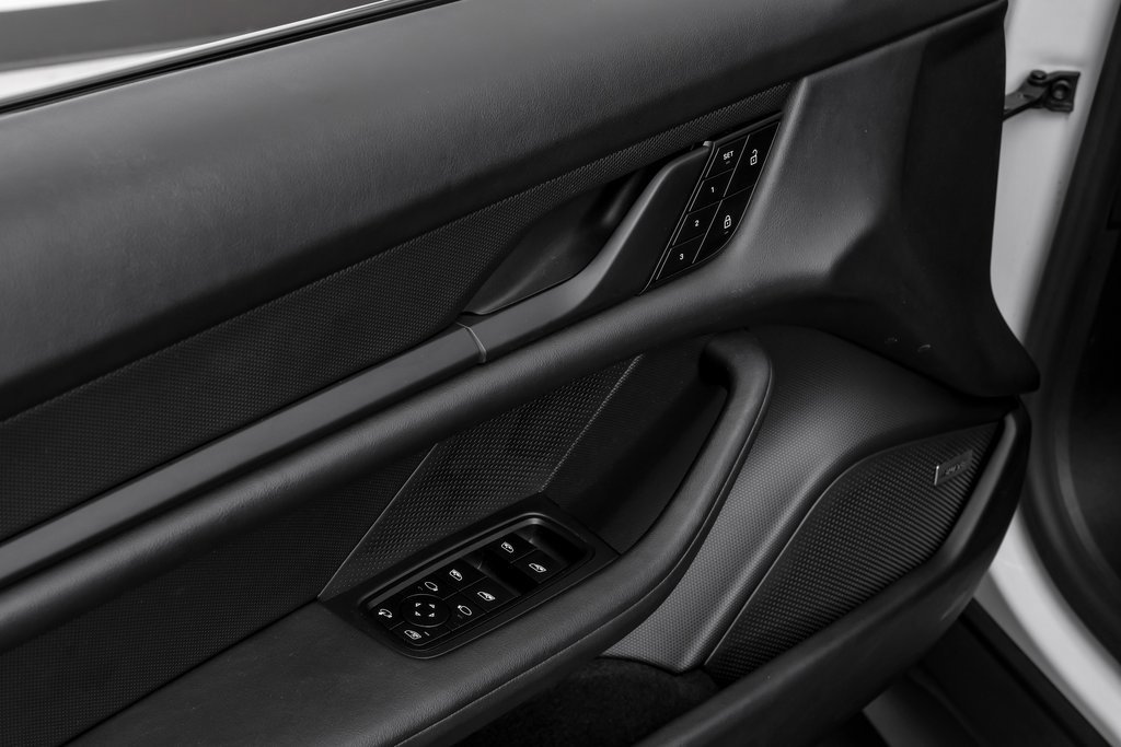 Used 2022 Porsche Taycan image 56