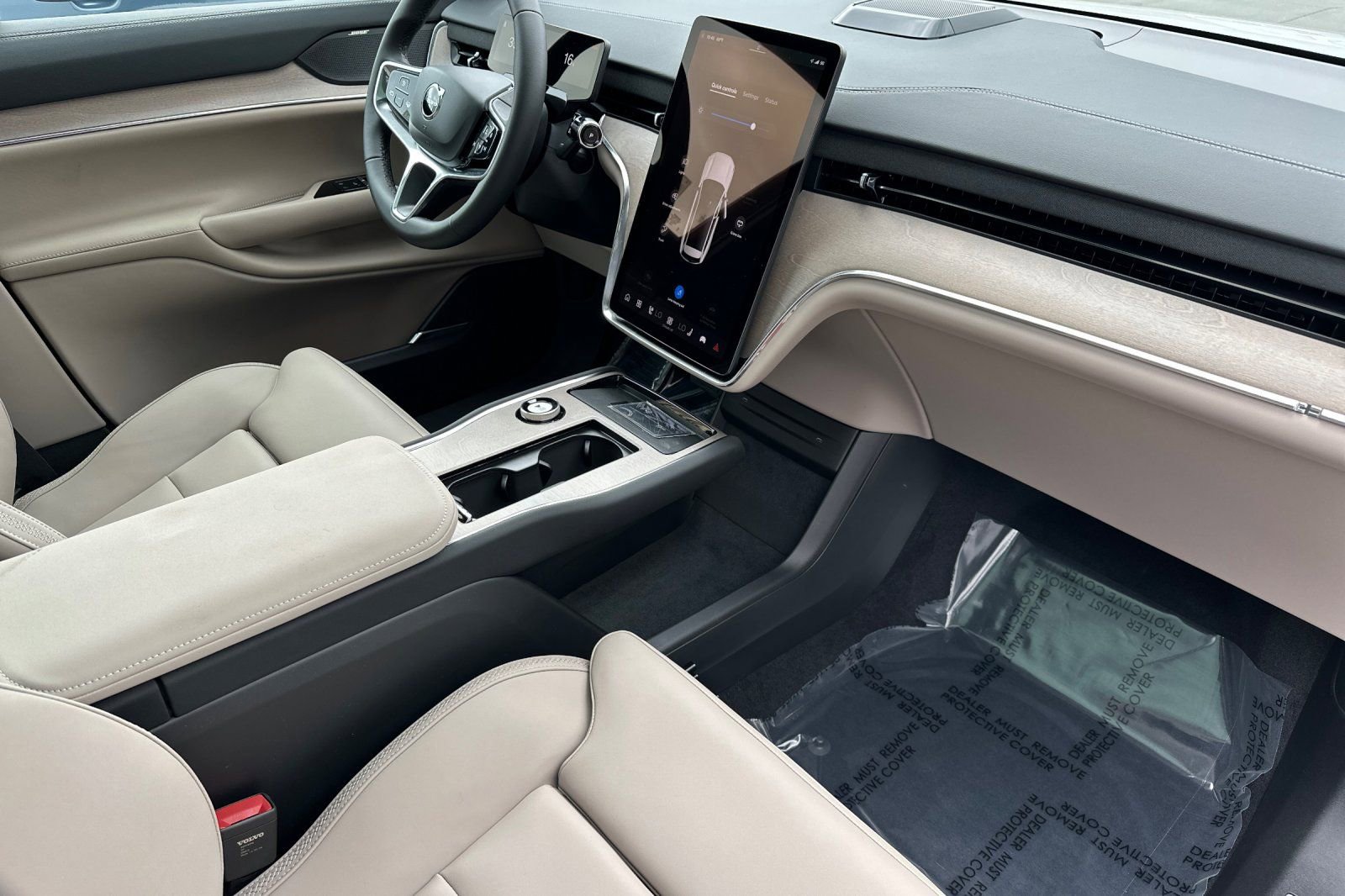 New 2025 Volvo EX90 Plus AWD/4WD image 18