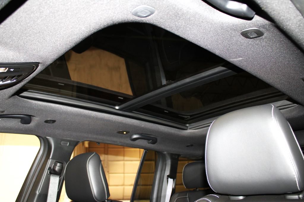 New 2025 Jeep Grand Cherokee Limited w/ Luxury Tech Group II image 24