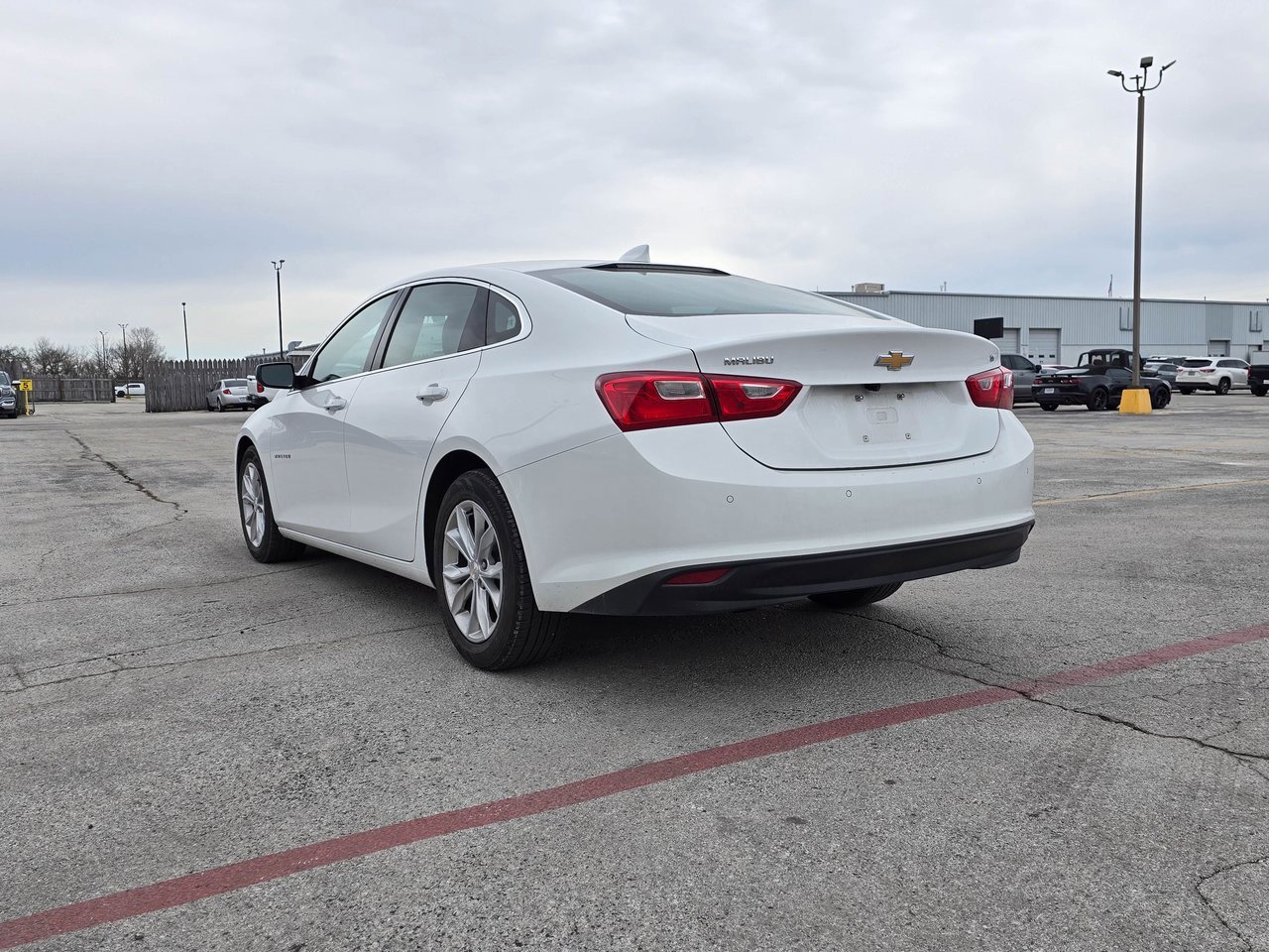 Used 2025 Chevrolet Malibu LT image 4
