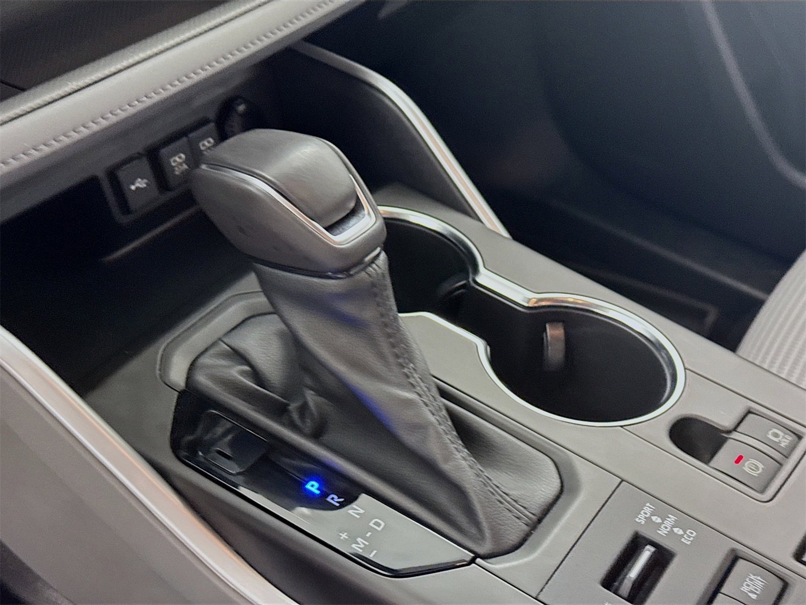 Certified 2021 Toyota Highlander LE image 9