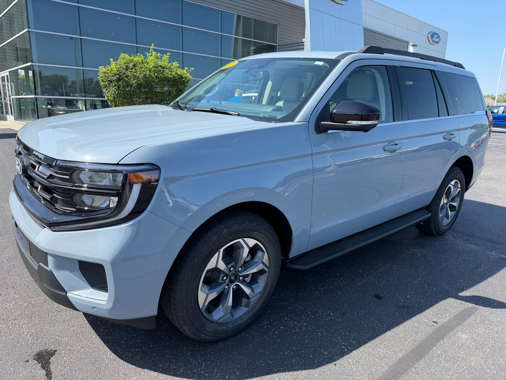 New 2027 Ford Expedition Active AWD/4WD image 2