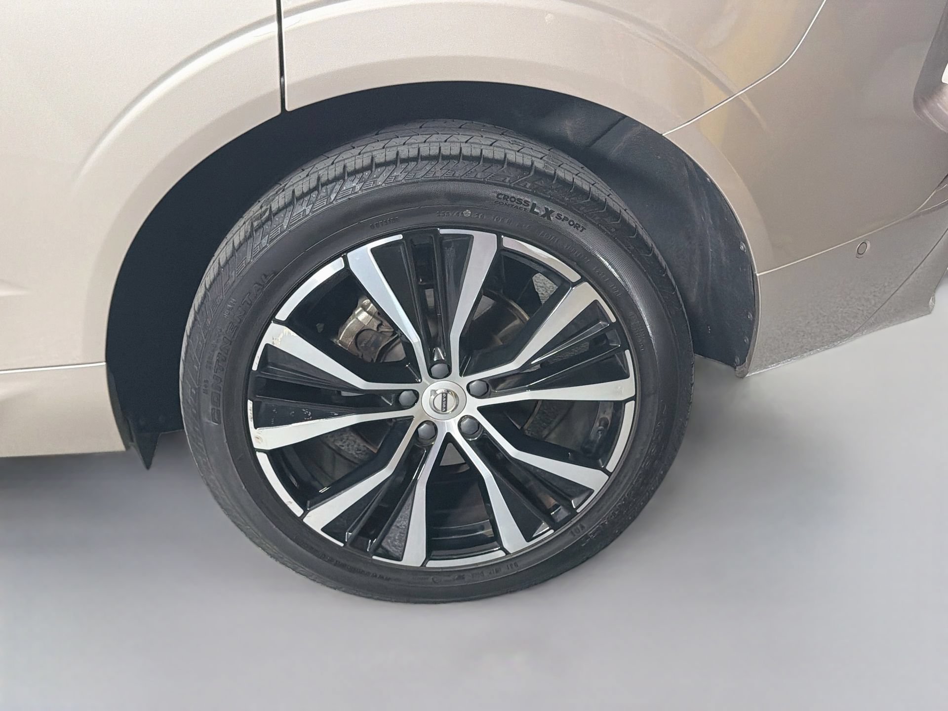 Certified 2023 Volvo XC60 B5 Ultimate w/ Climate Package AWD/4WD image 33
