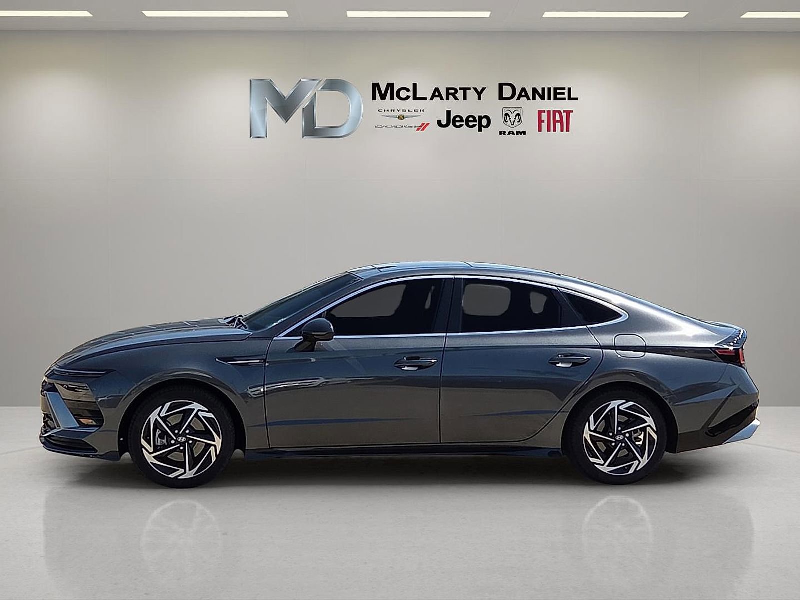 Used 2024 Hyundai Sonata SEL w/ Convenience Package image 3