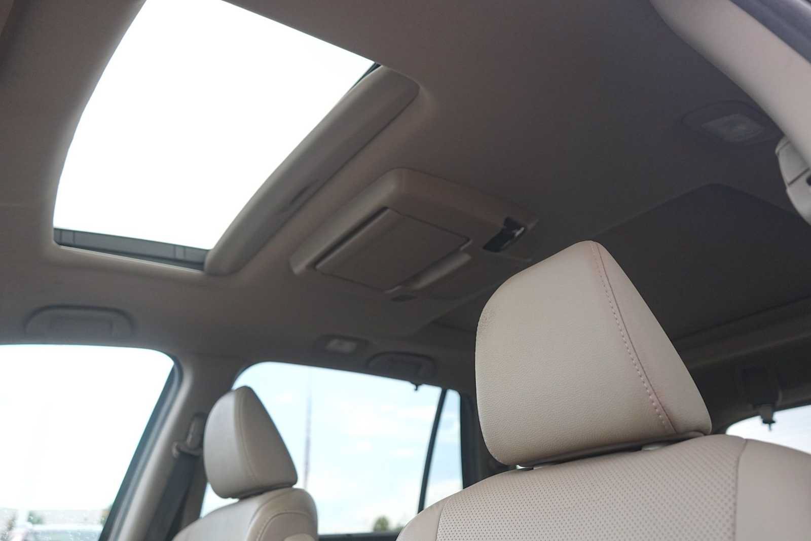 Used 2019 Honda Pilot Elite image 24