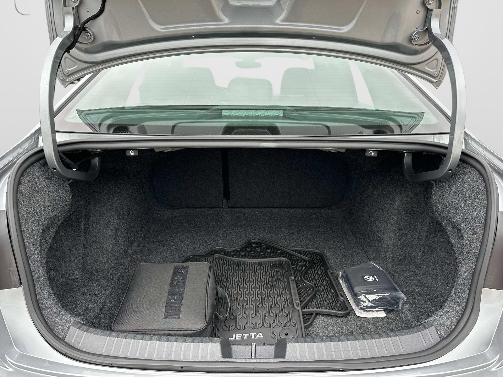 Certified 2024 Volkswagen Jetta Sport FWD image 13