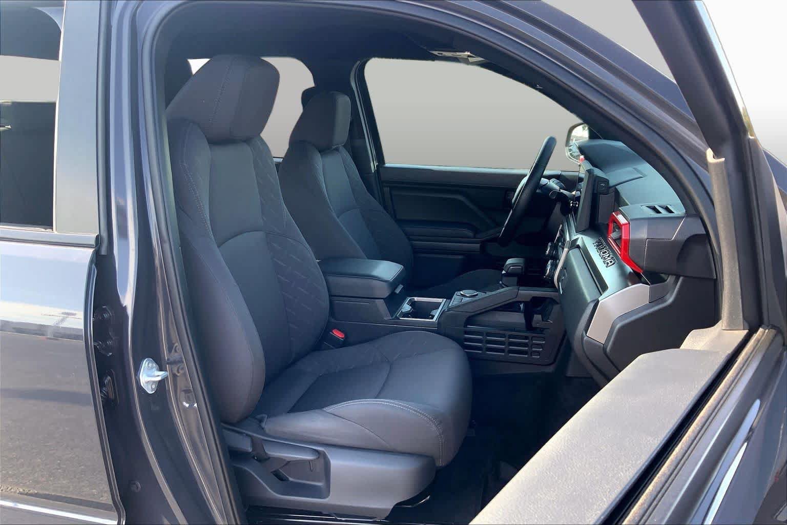 Used 2025 Toyota Tacoma SR5 RWD image 9