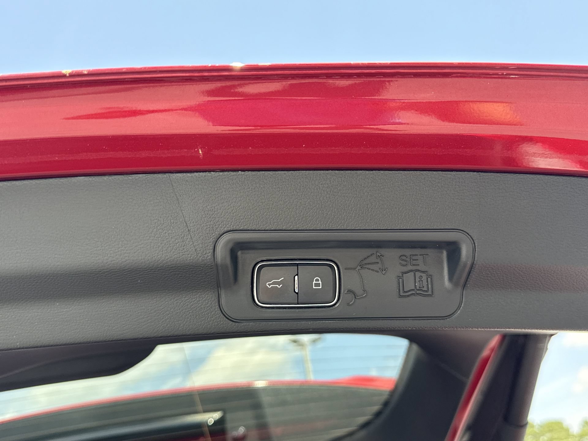 Certified 2024 Ford Explorer XLT w/ Equipment Group 202A AWD/4WD image 20