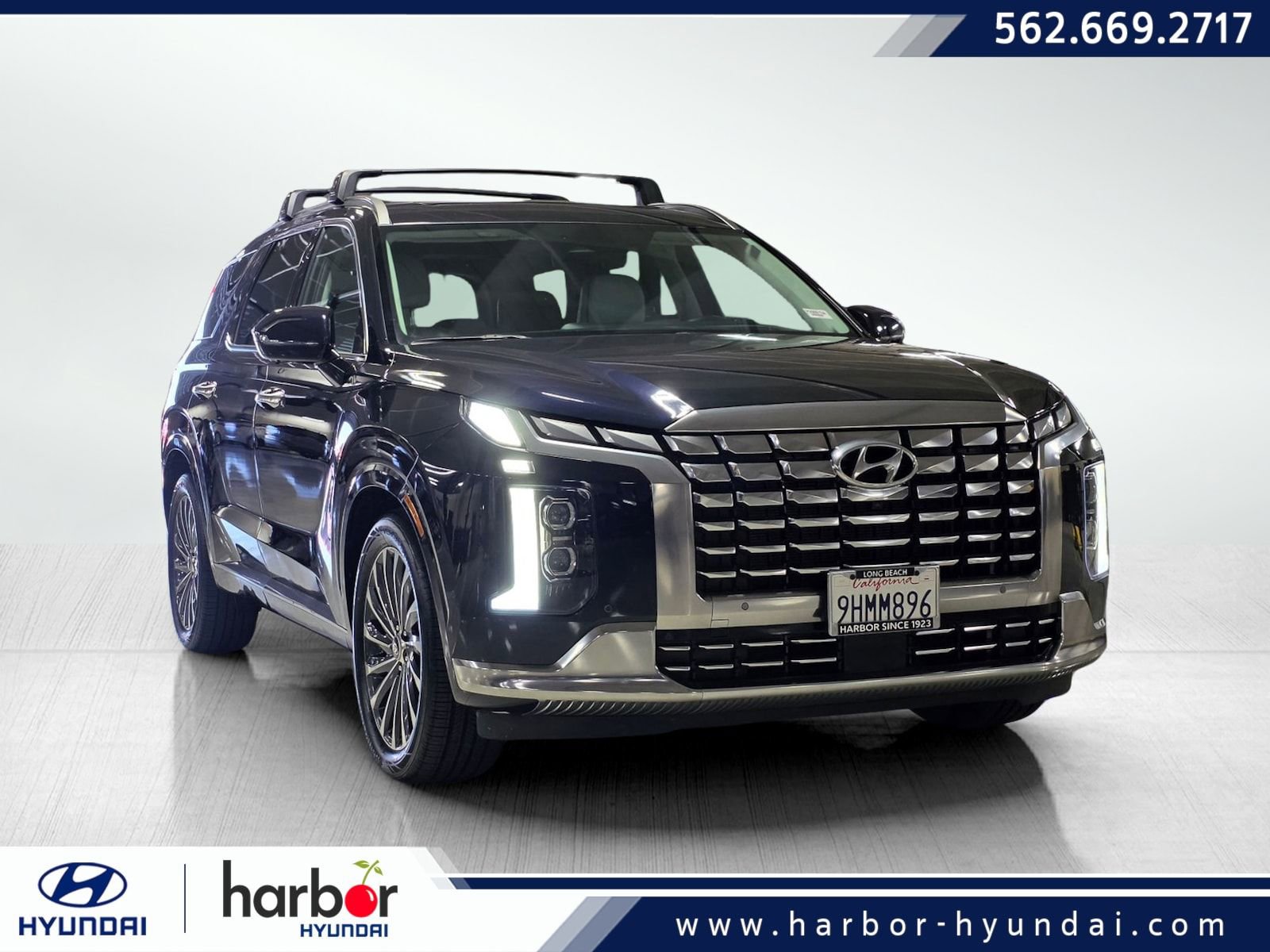 Used 2024 Hyundai Palisade Calligraphy image 1