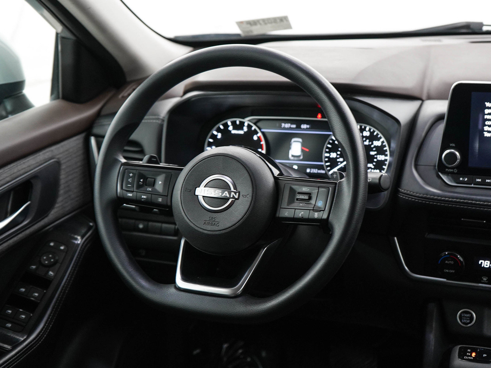 Used 2023 Nissan Rogue SV AWD/4WD image 14
