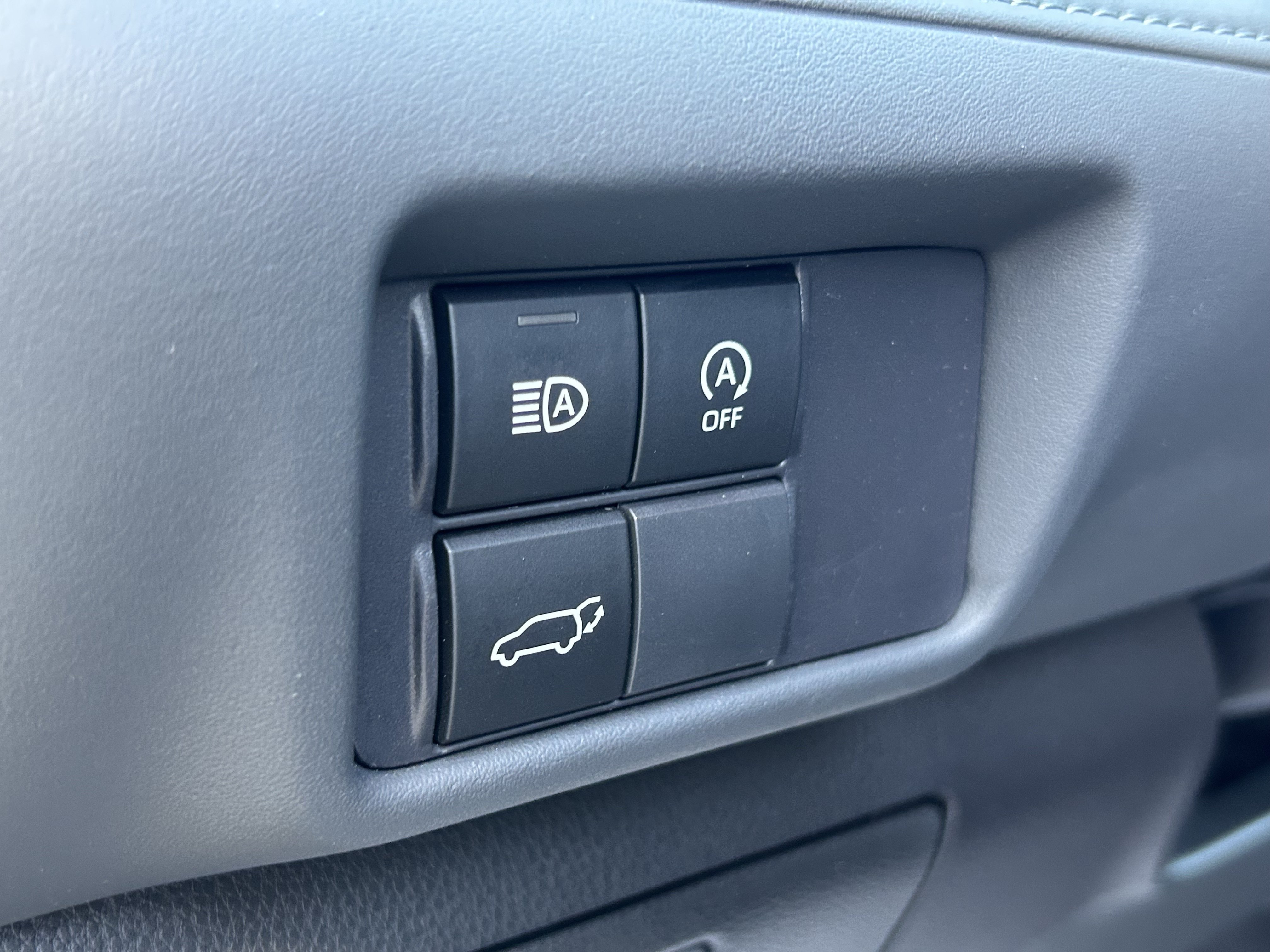 Used 2023 Toyota Highlander XLE AWD/4WD image 15