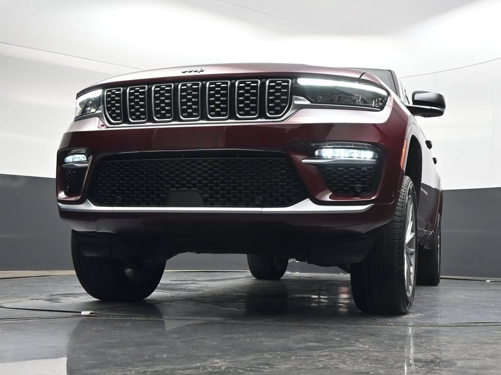 Used 2024 Jeep Grand Cherokee Summit AWD/4WD image 37