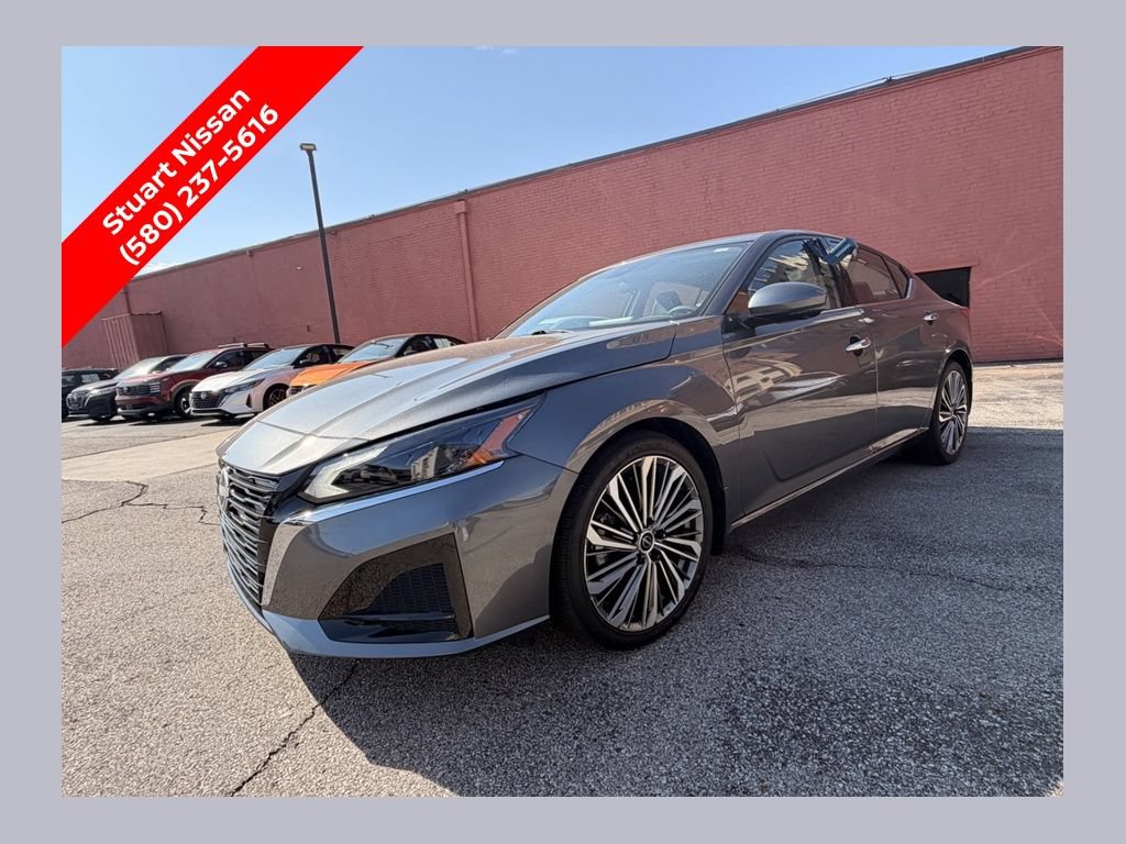 Certified 2025 Nissan Altima 2.5 SL FWD image 1