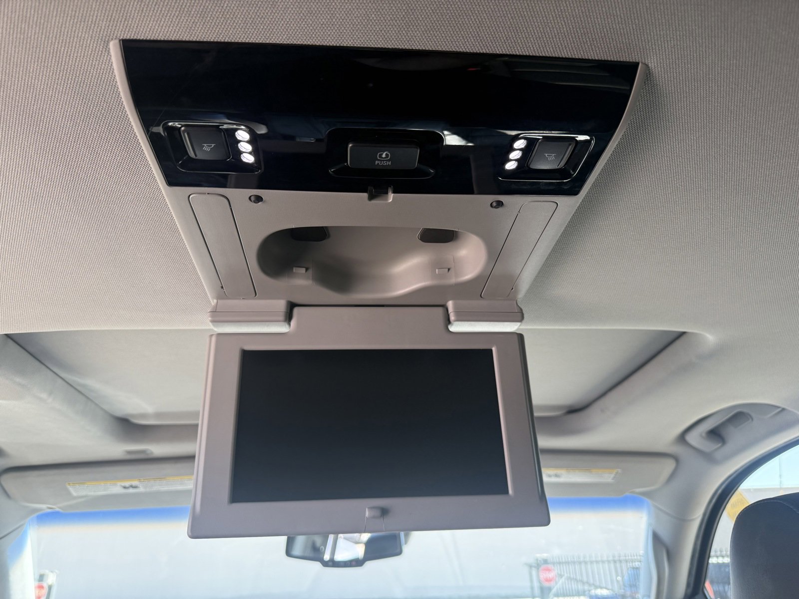 Used 2016 Cadillac Escalade Luxury RWD image 19