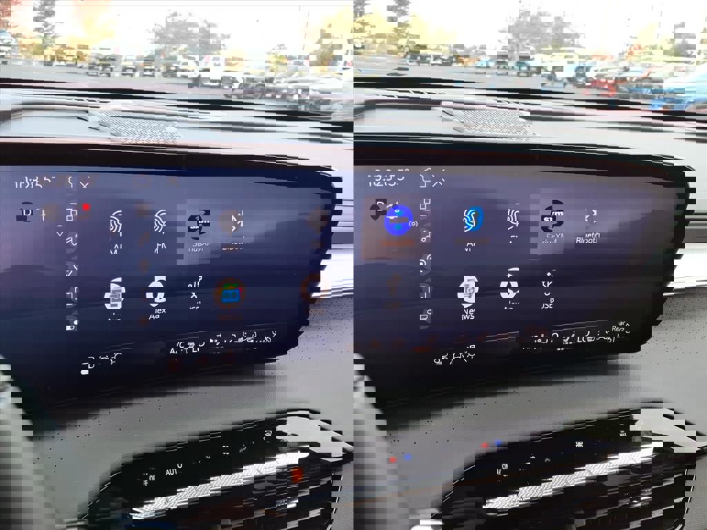 Used 2025 Buick Enclave Avenir w/ Super Cruise Package image 16