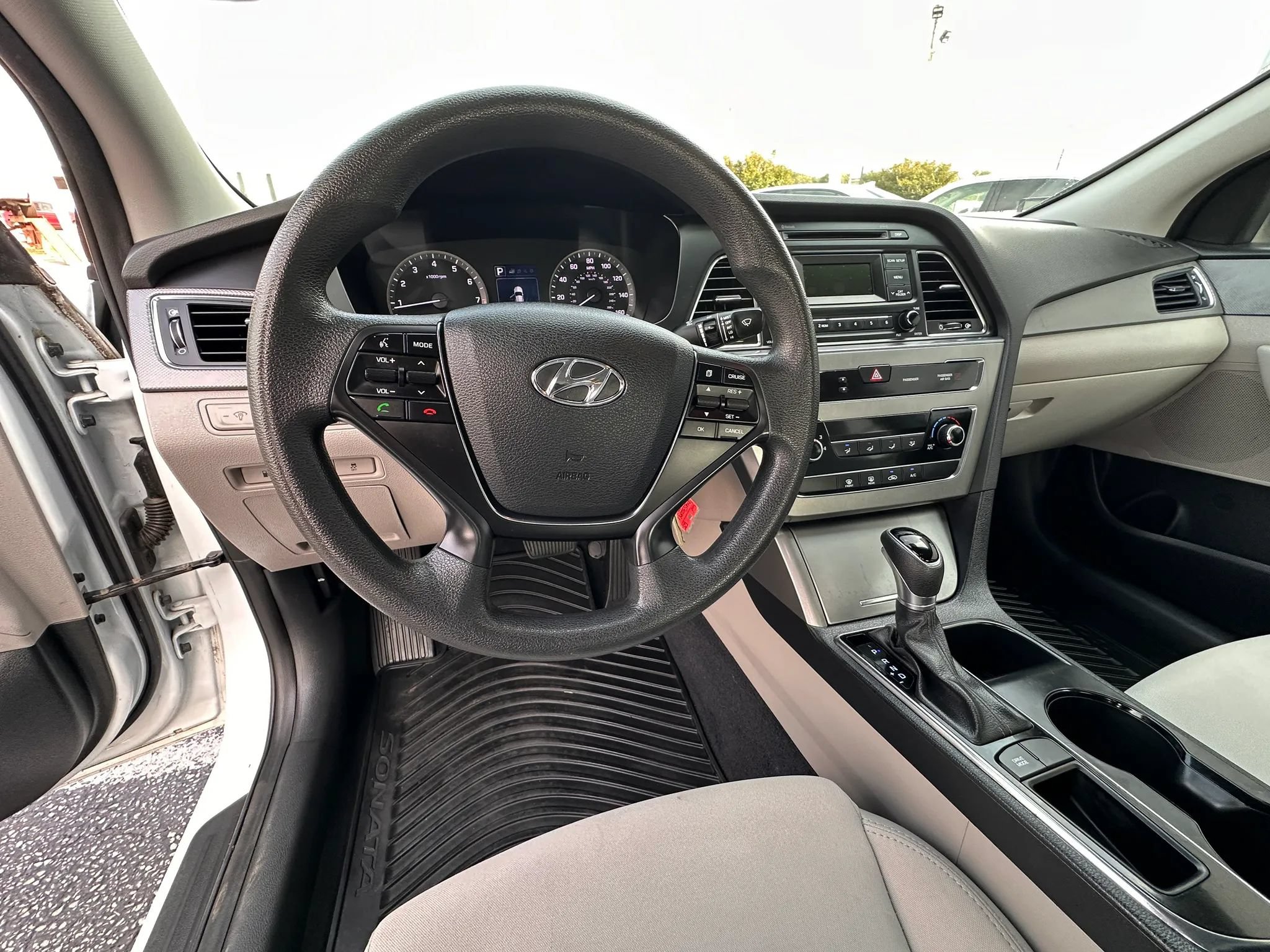 Used 2017 Hyundai Sonata SE FWD image 16