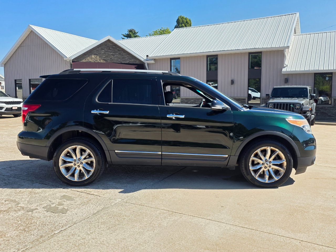 Used 2013 Ford Explorer XLT image 19