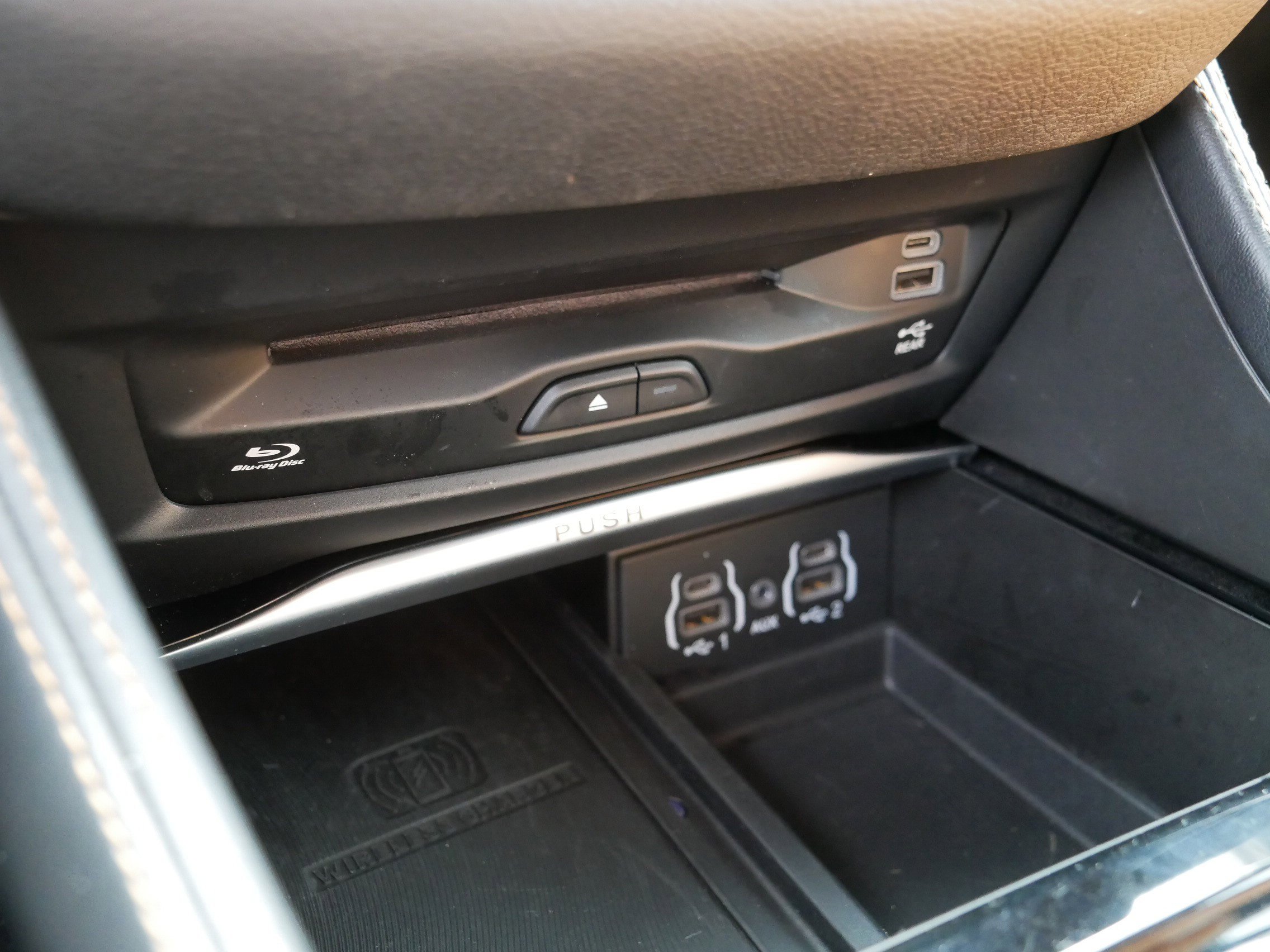 Used 2022 Chrysler Pacifica Pinnacle AWD/4WD image 30