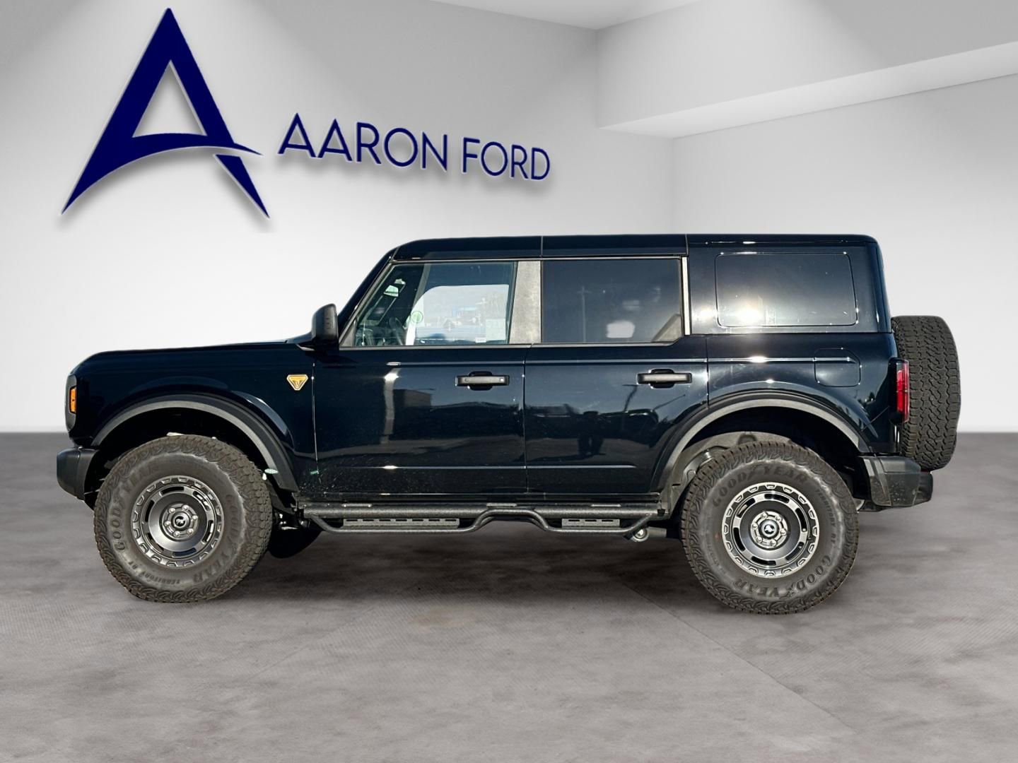 New 2025 Ford Bronco Badlands w/ Sasquatch Package AWD/4WD image 3