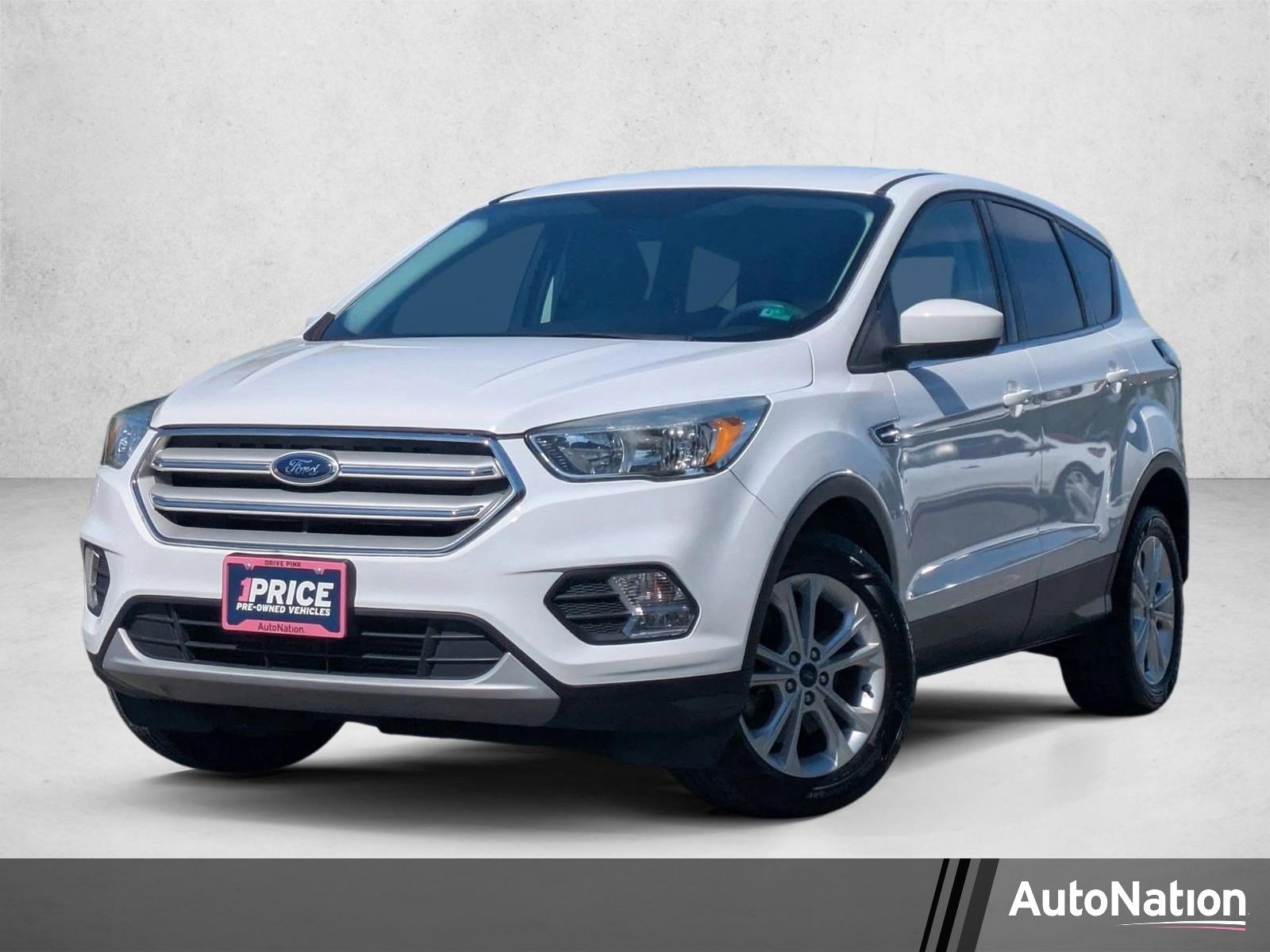 Used 2017 Ford Escape SE AWD/4WD image 1