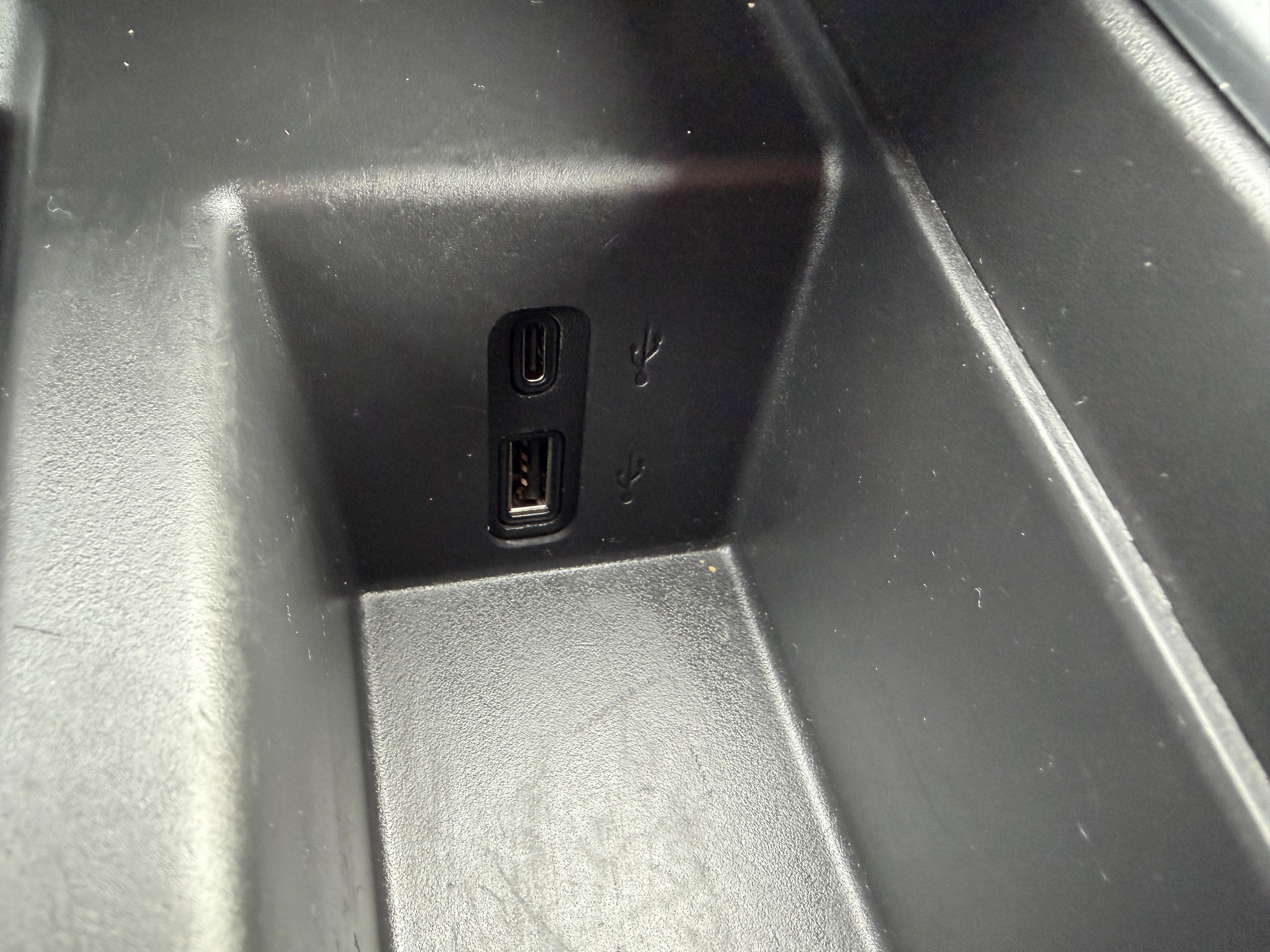 Used 2025 GMC Acadia Elevation image 36