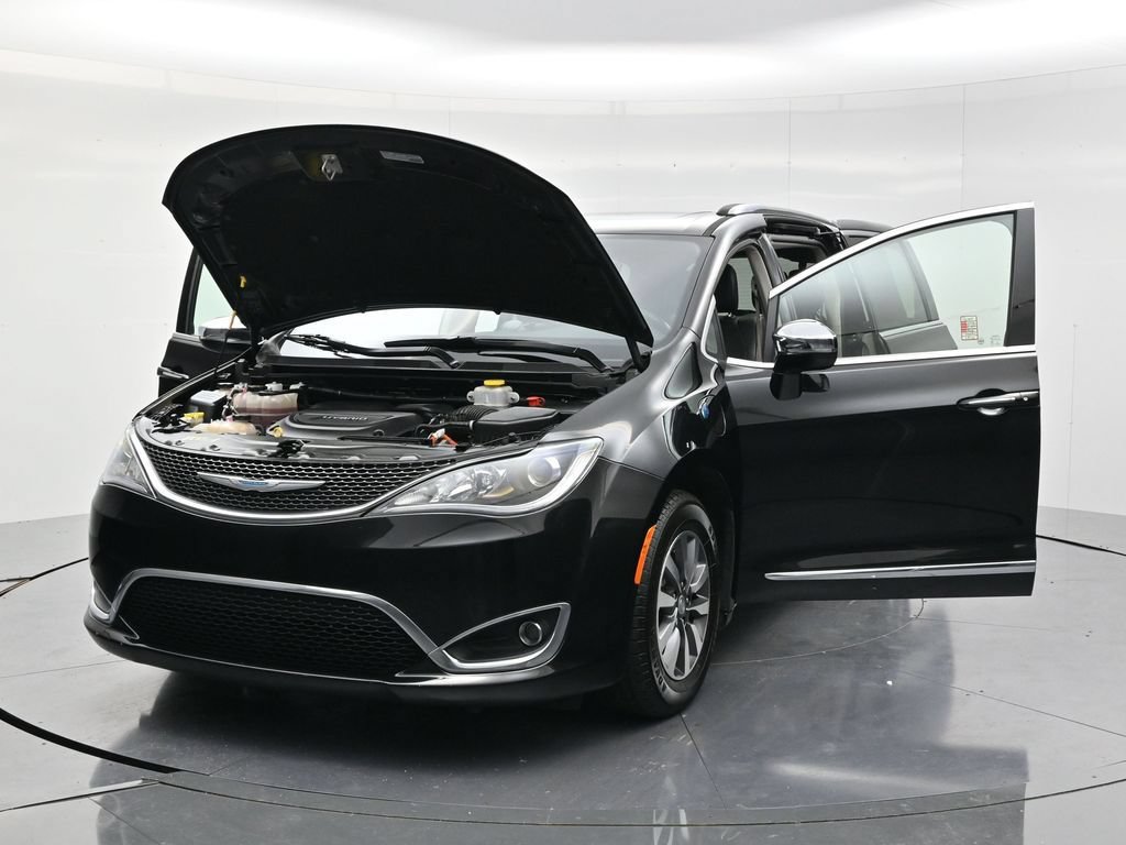 Used 2020 Chrysler Pacifica Limited FWD image 54