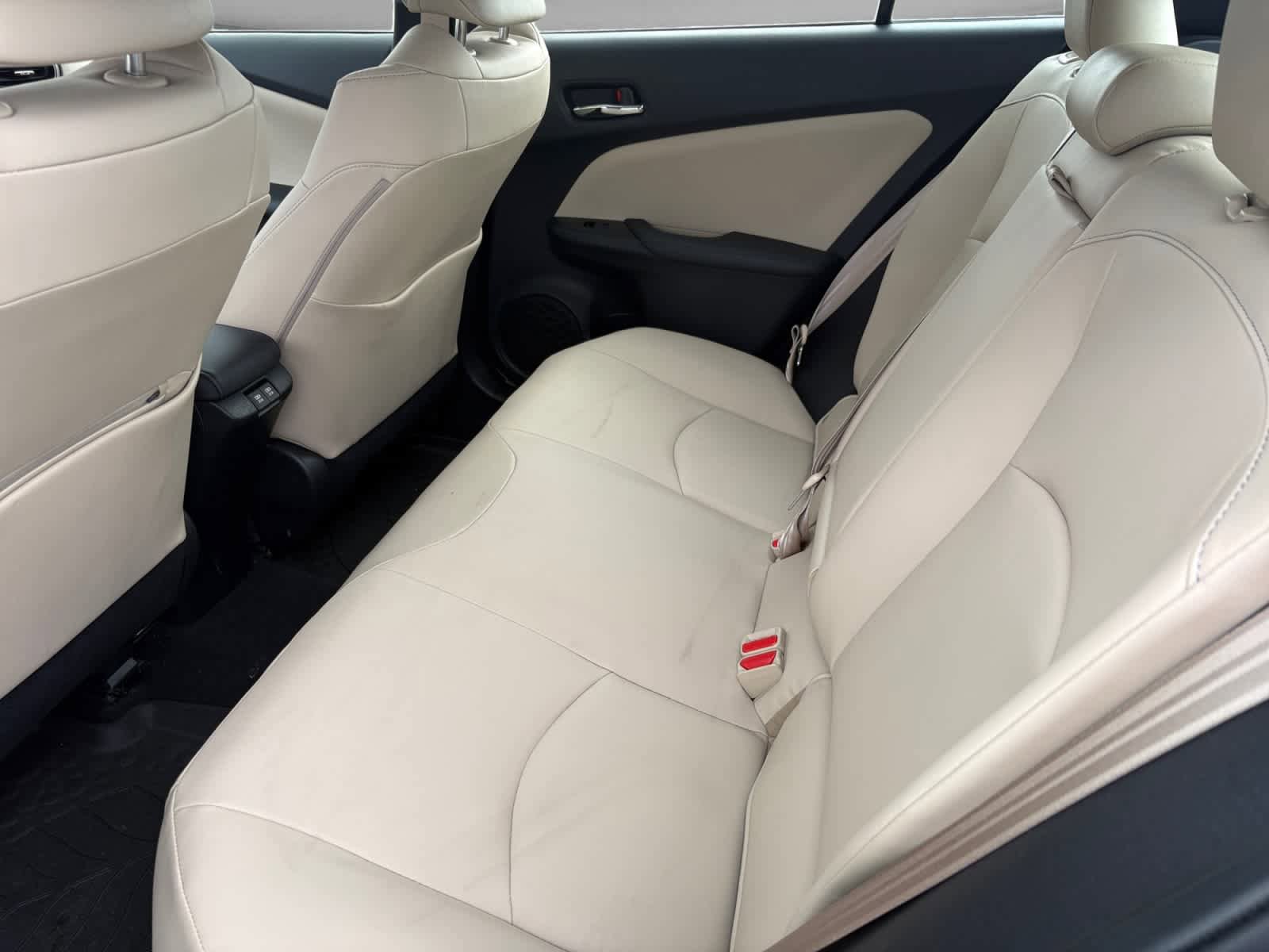 Used 2019 Toyota Prius XLE AWD/4WD image 11