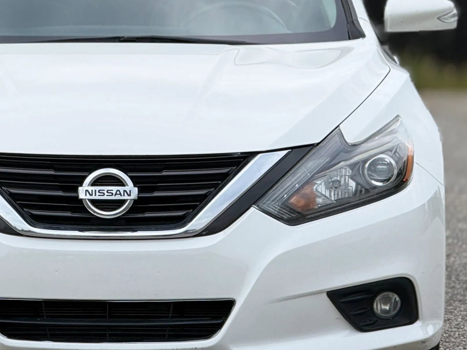 Used 2016 Nissan Altima 2.5 SL w/ 2.5 Technology w/LED Package FWD image 12