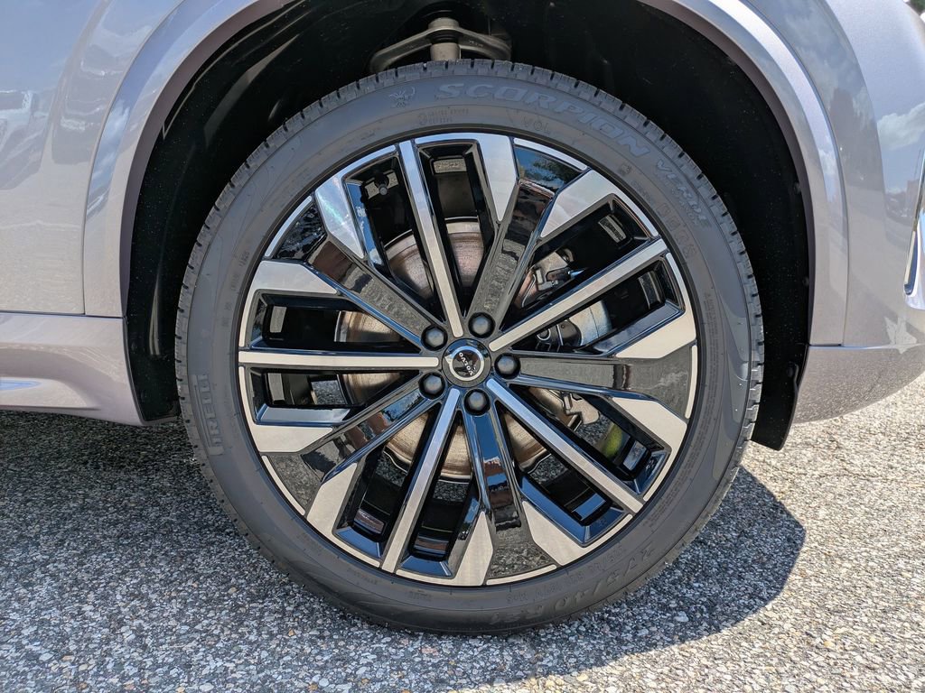 New 2026 Volvo XC90 B6 Core image 11