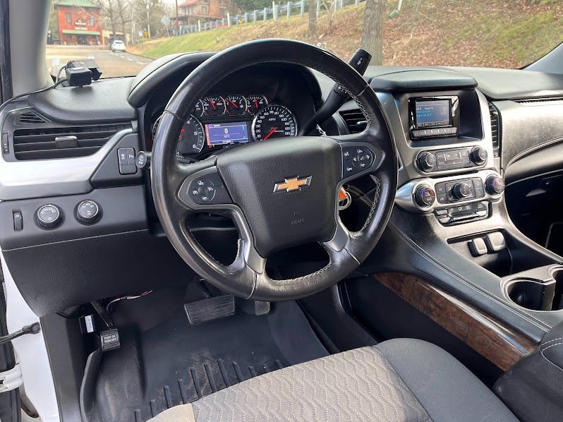 Used 2015 Chevrolet Suburban LS image 10