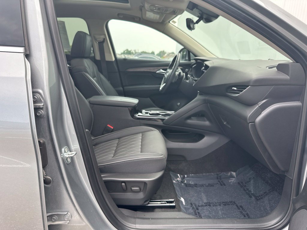Used 2023 Buick Envision Avenir AWD/4WD image 32