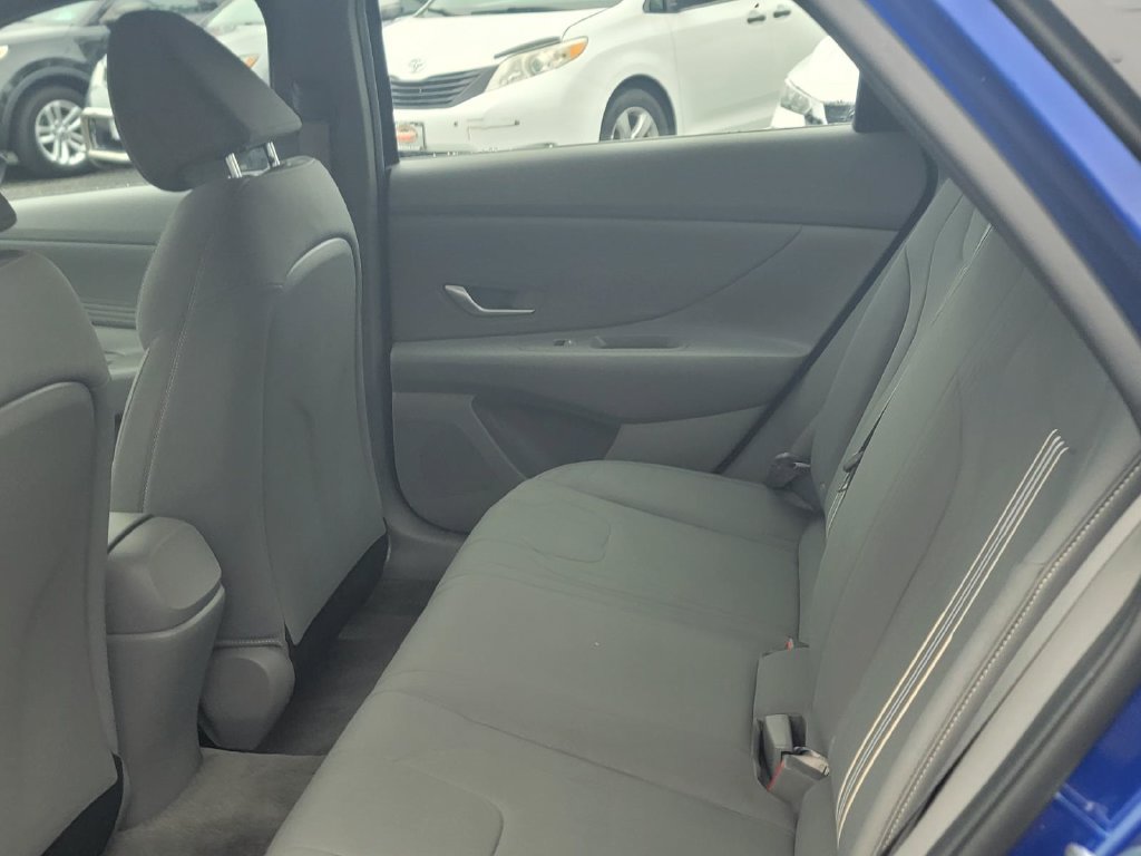 Used 2023 Hyundai Elantra SEL w/ Convenience Package FWD image 18