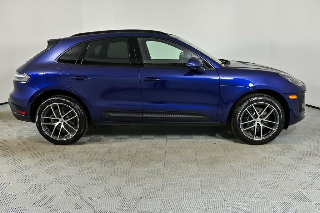 Used 2026 Porsche Macan AWD/4WD image 28