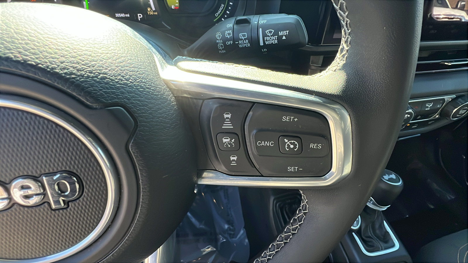 Used 2025 Jeep Wrangler Sahara 4xe w/ Safety Group AWD/4WD image 28