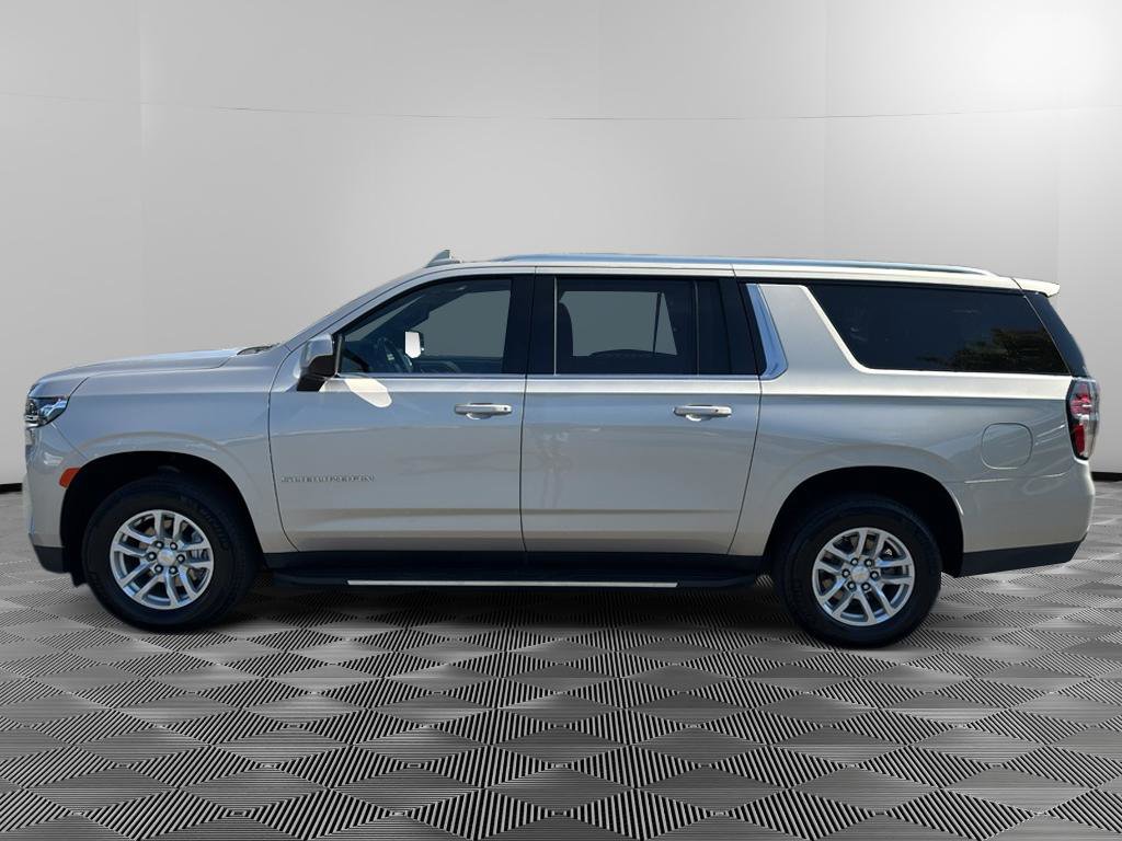 Used 2024 Chevrolet Suburban LT image 4