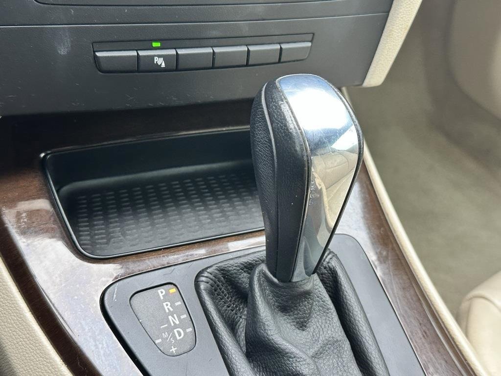 Used 2012 BMW 328i Convertible image 15