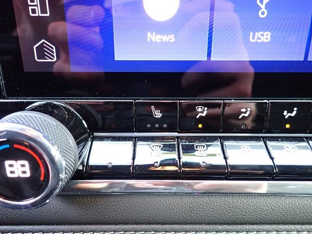 Used 2024 Chevrolet Colorado LT w/ LT Convenience Package II image 23