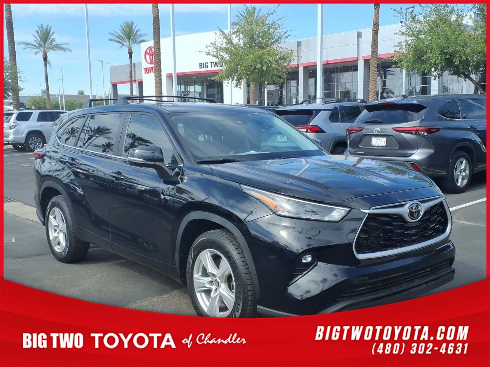 Used 2023 Toyota Highlander LE FWD image 1