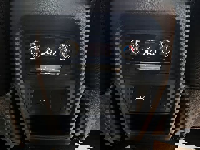 Used 2025 Chevrolet Traverse LT image 14