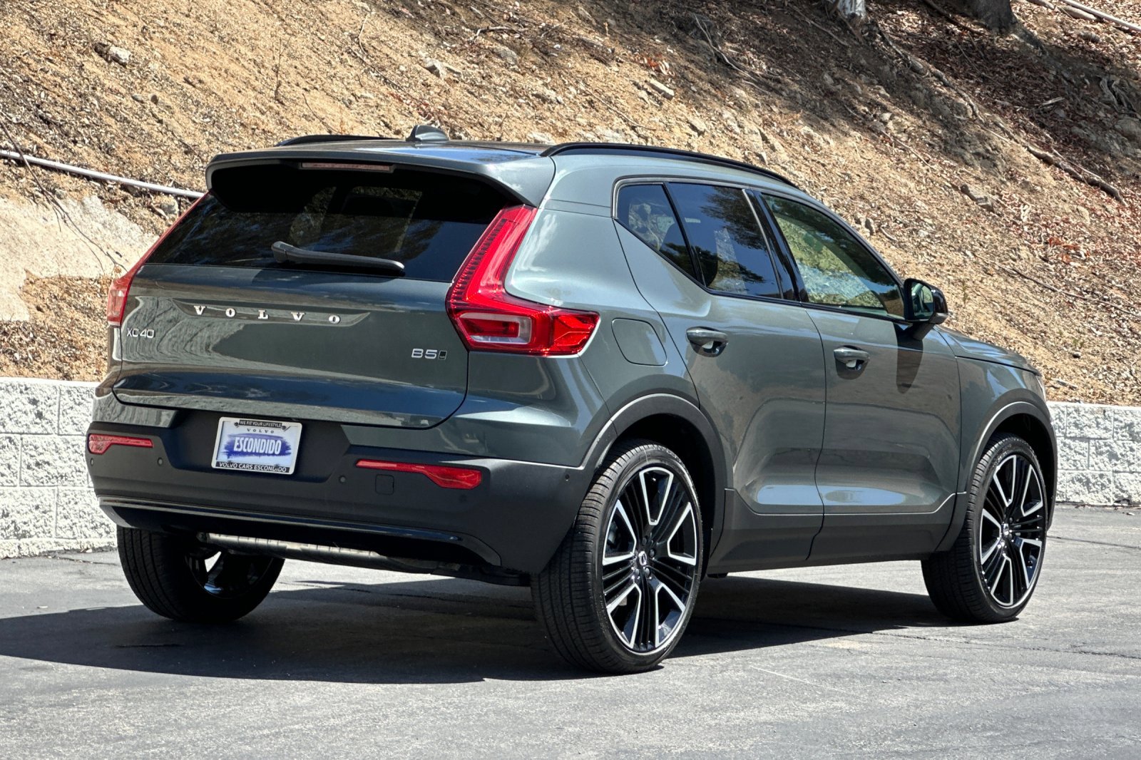 New 2026 Volvo XC40 B5 Ultra AWD/4WD image 5