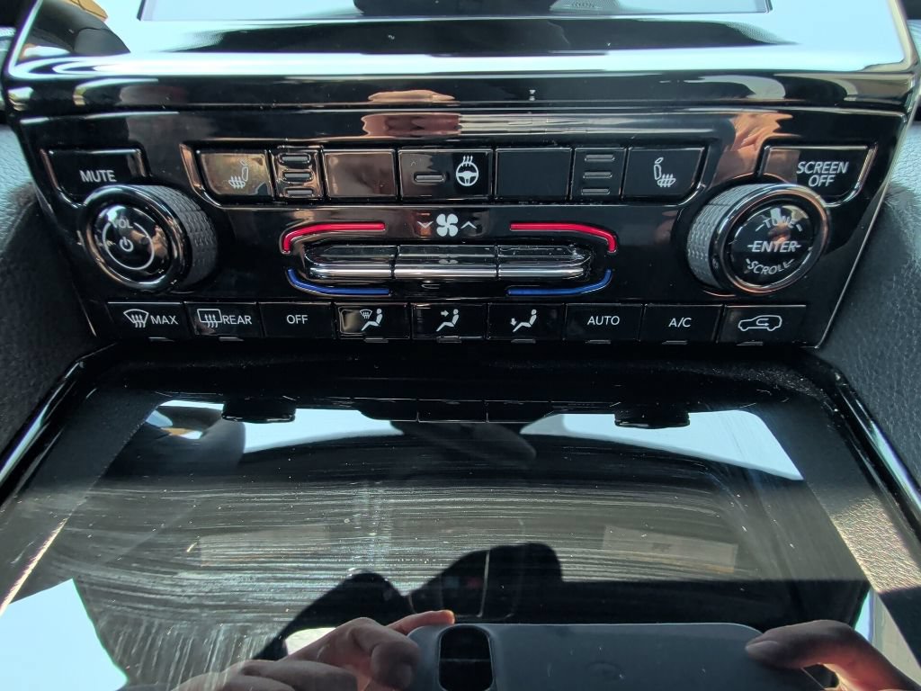 Used 2023 Jeep Grand Cherokee L Laredo AWD/4WD image 23