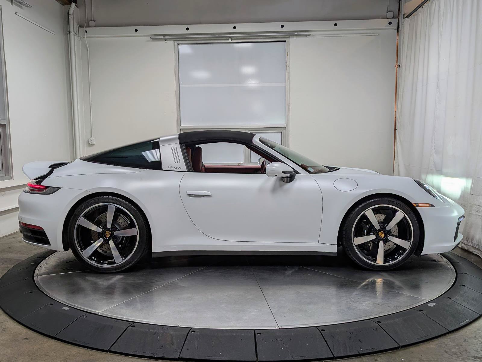 Used 2023 Porsche 911 Targa 4S w/ Premium Package AWD/4WD image 16