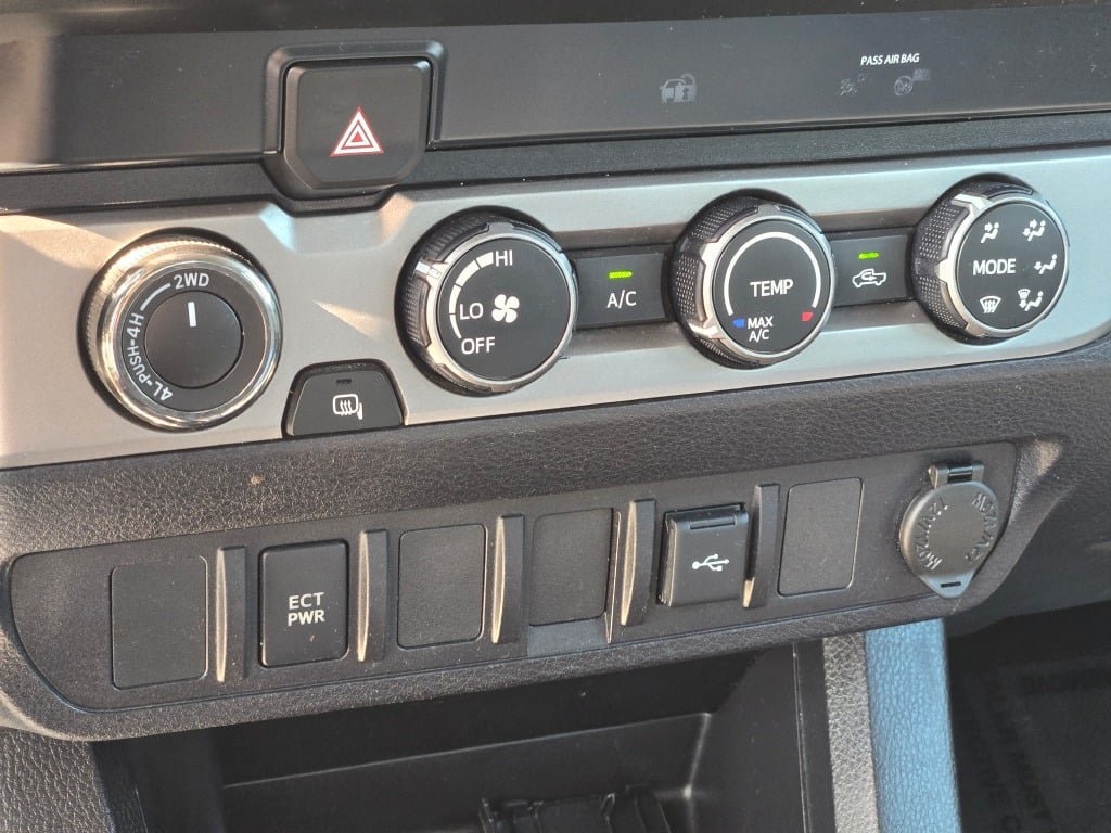 Used 2020 Toyota Tacoma SR AWD/4WD image 27