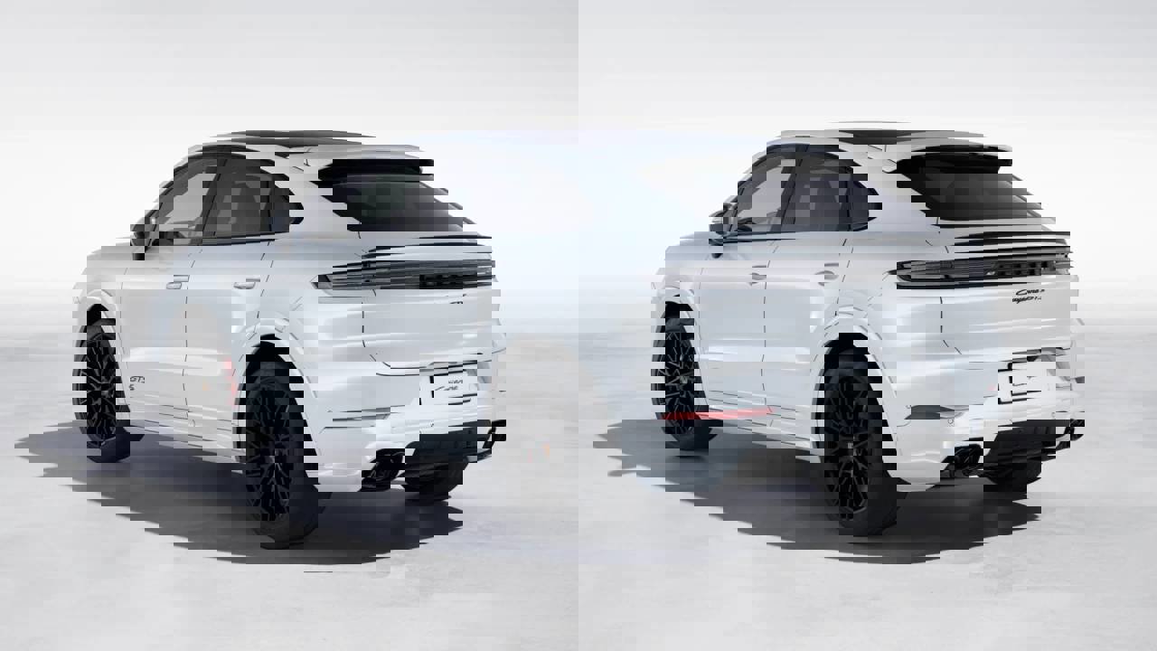 New 2026 Porsche Cayenne GTS image 3