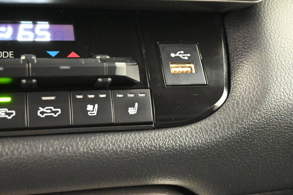Used 2022 Toyota Tundra Limited AWD/4WD image 15